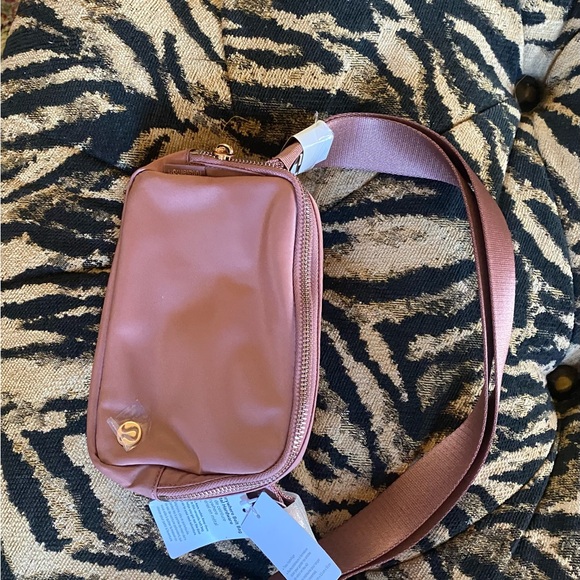 Lululemon Athletica Dusty Rose Crossbody Bag - Picture 2 of 4